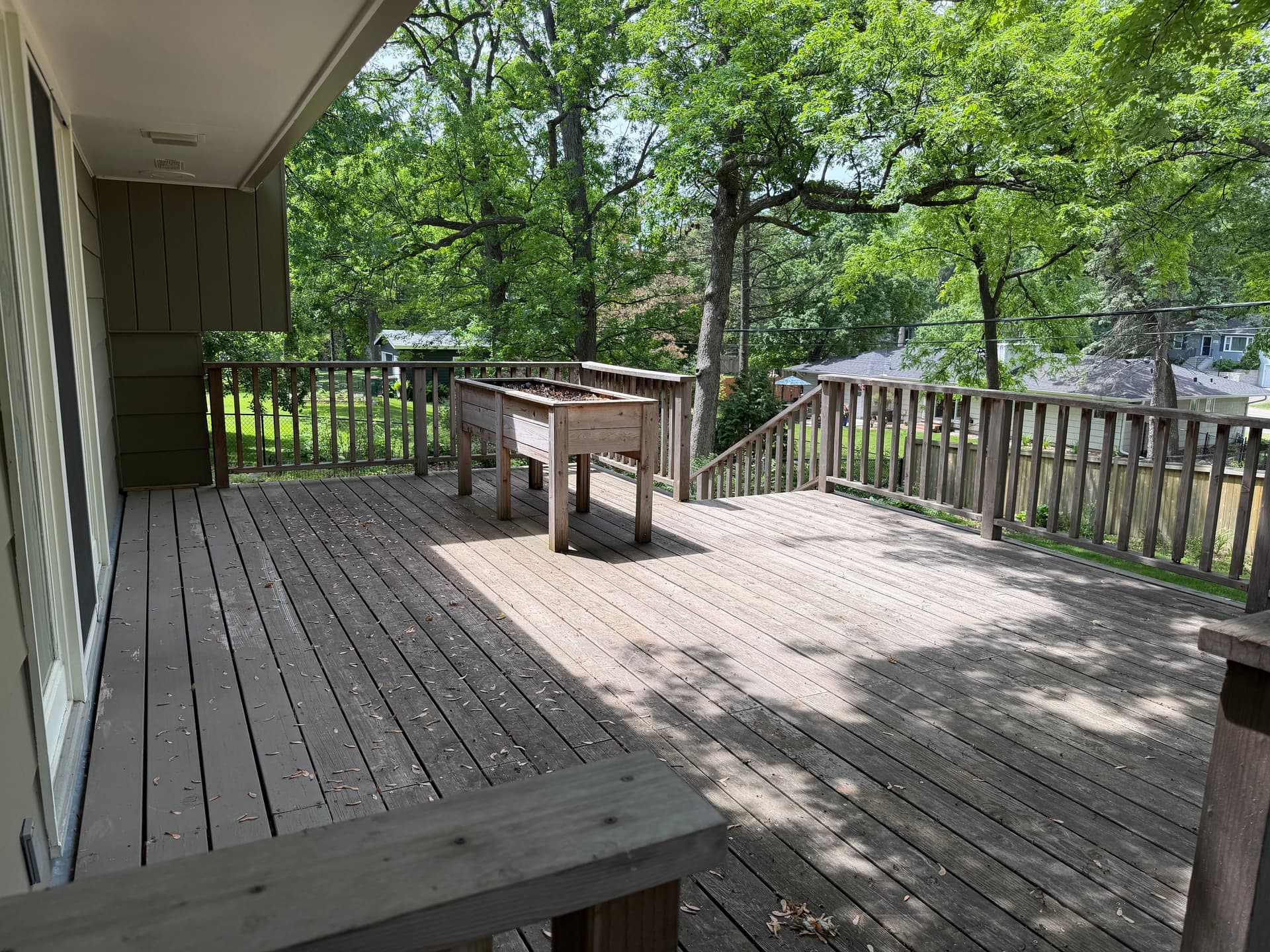 Gallery photos for Golden Valley Deck Gets New Railing and Fresh Bark Stain: Image #3