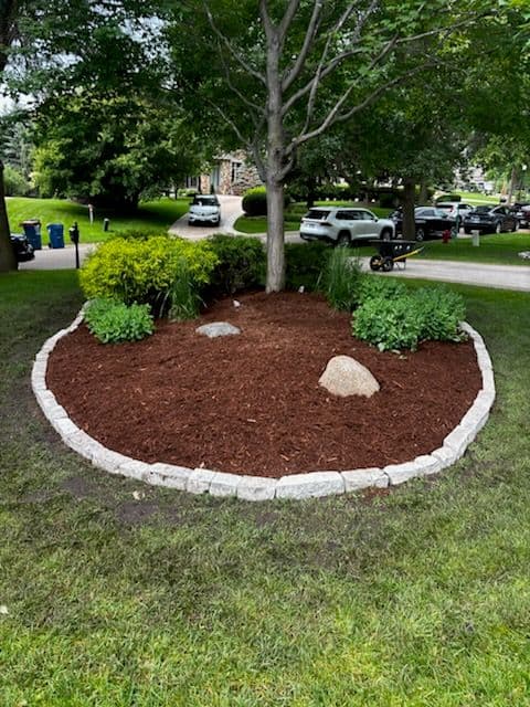 Gallery photos for Fon Du Lac Stone Edging Transforms Landscape: Image #2