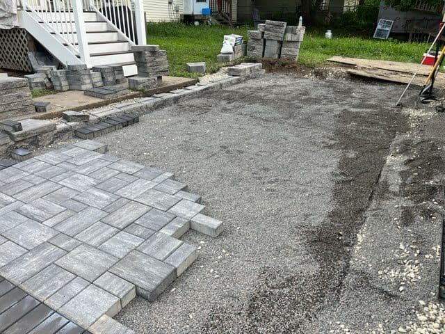 Gallery photos for 280 Sq Ft Patio Excellence With Retaining Wall: Image #1