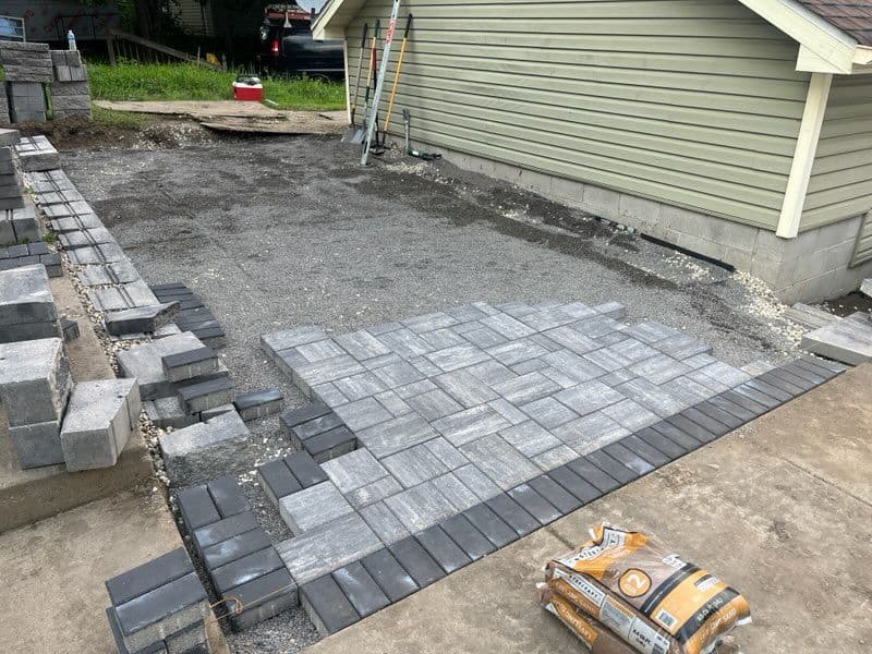 Gallery photos for 280 Sq Ft Patio Excellence With Retaining Wall: Image #2