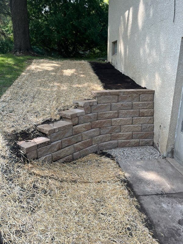 Gallery photos for Retaining Wall Adds Value to Outdoor Area: Image #2
