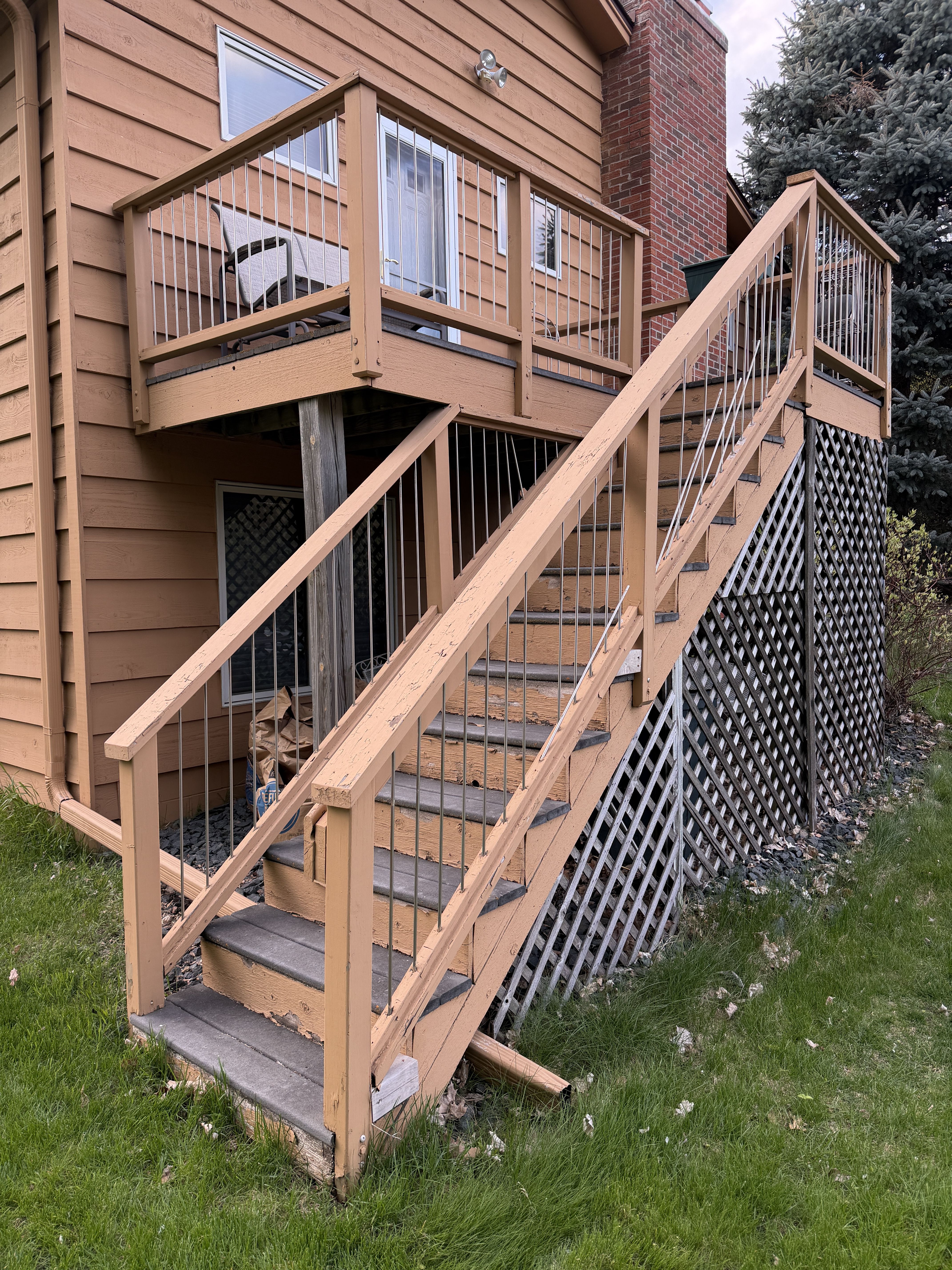 Gallery photos for 22-Year-Old Minnetonka Deck Gets a Safe, Sharp New Railing: Image #1