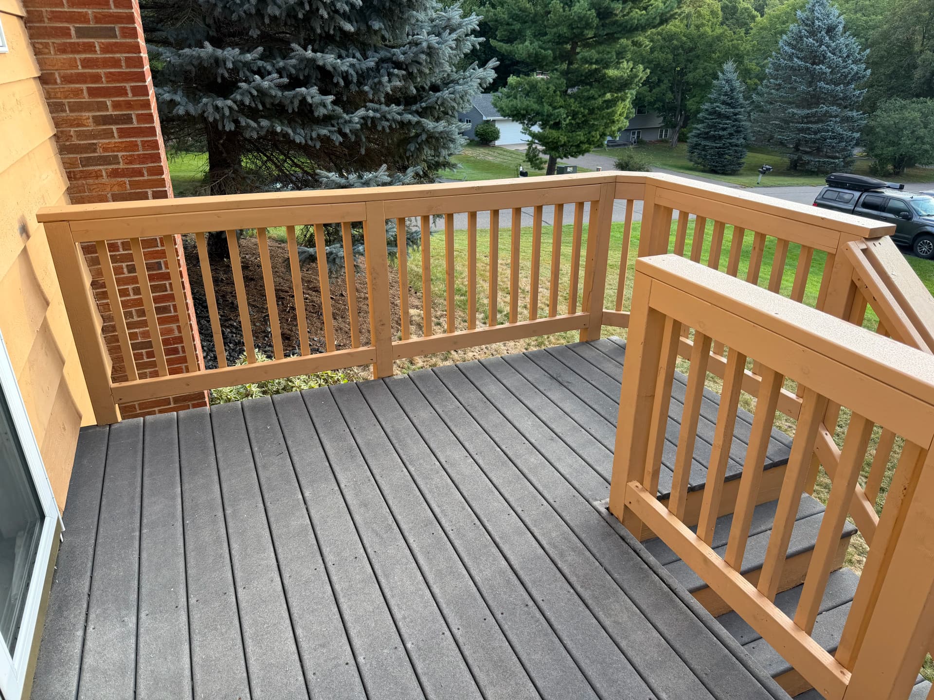 Gallery photos for 22-Year-Old Minnetonka Deck Gets a Safe, Sharp New Railing: Image #3